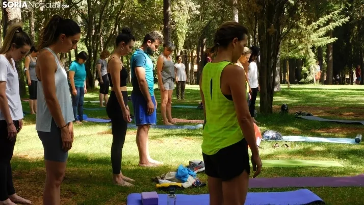 Fotos: La Dehesa se llena de paz para celebrar el D&iacute;a Internacional del Yoga