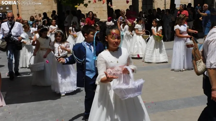 Fotos: el Corpus Christi m&aacute;s resplandeciente regresa a El Burgo de Osma