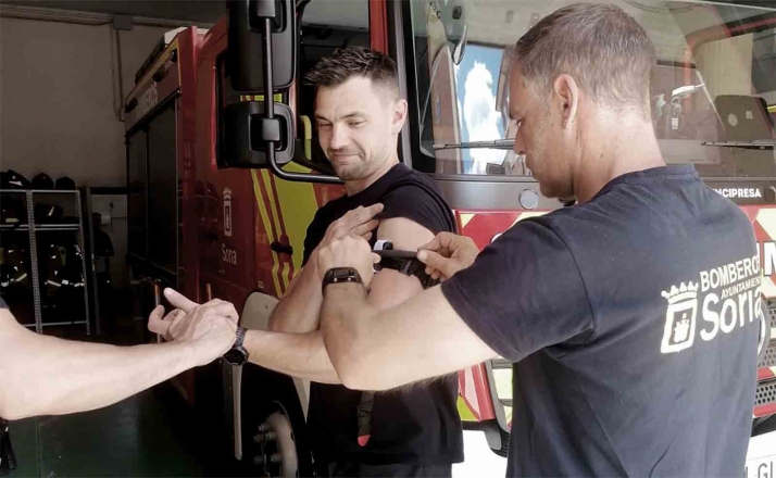 Los bomberos se forman en actuación sanitaria de emergencias 