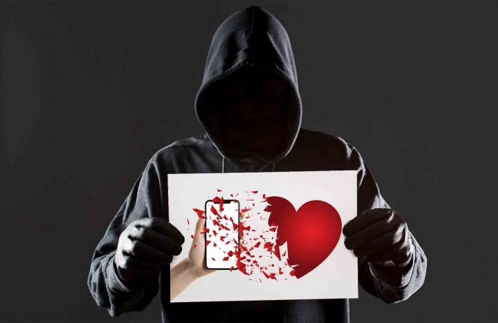 Tres novios nigerianos le roban el corazón a una soriana, y 18.000 euros