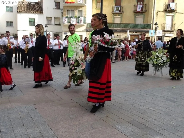 GALER&Iacute;A | R&iacute;o de flores en &Aacute;greda por Los Milagros