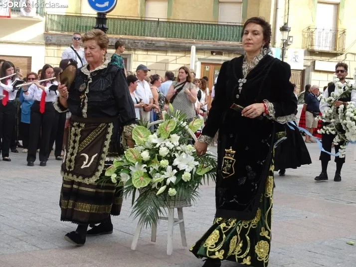 GALER&Iacute;A | R&iacute;o de flores en &Aacute;greda por Los Milagros