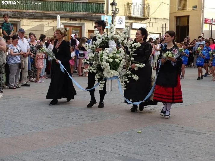 GALER&Iacute;A | R&iacute;o de flores en &Aacute;greda por Los Milagros