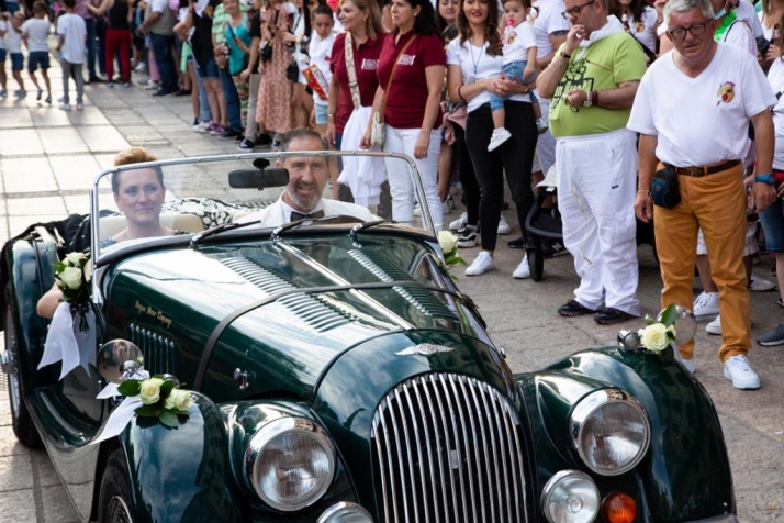 Veinticuatro estrellas se lucen en la alfombra roja