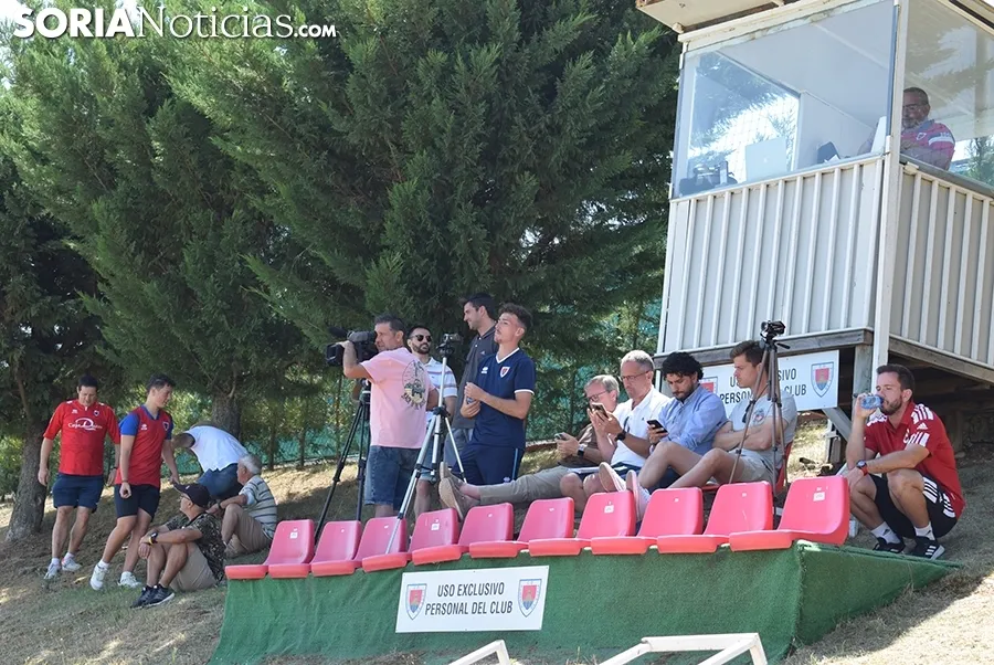 Foto 7 - Gana el Numancia al Majadahonda con goles de David Gonz&aacute;lez y Amorrortu (2-1)