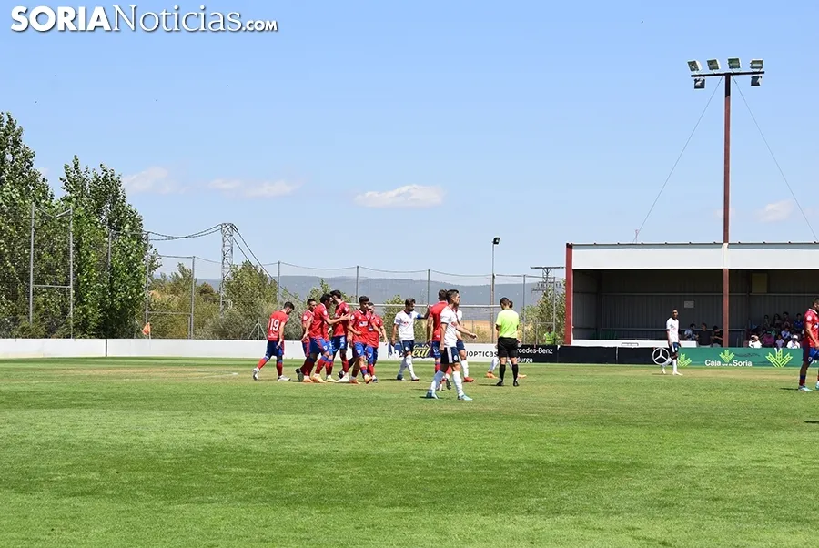 Foto 2 - Gana el Numancia al Majadahonda con goles de David Gonz&aacute;lez y Amorrortu (2-1)