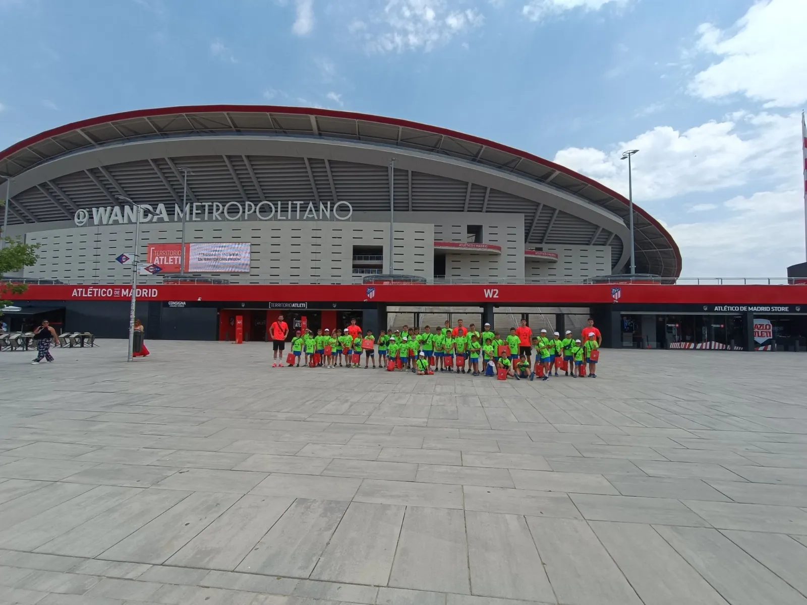Foto 2 - En im&aacute;genes: La visita del campus del S. D. Almaz&aacute;n al Wanda Metropolitano