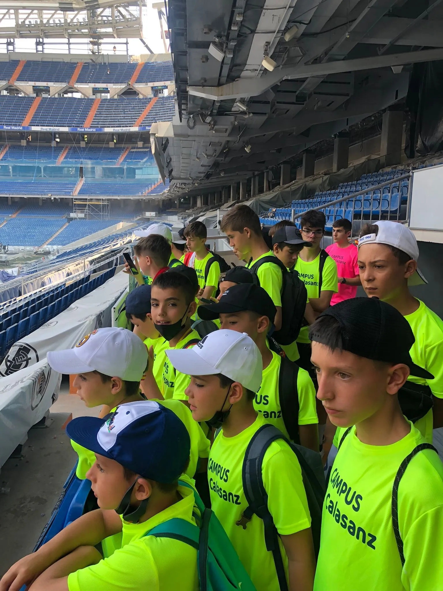 Foto 2 - El Calasanz visita el Santiago Bernab&eacute;u