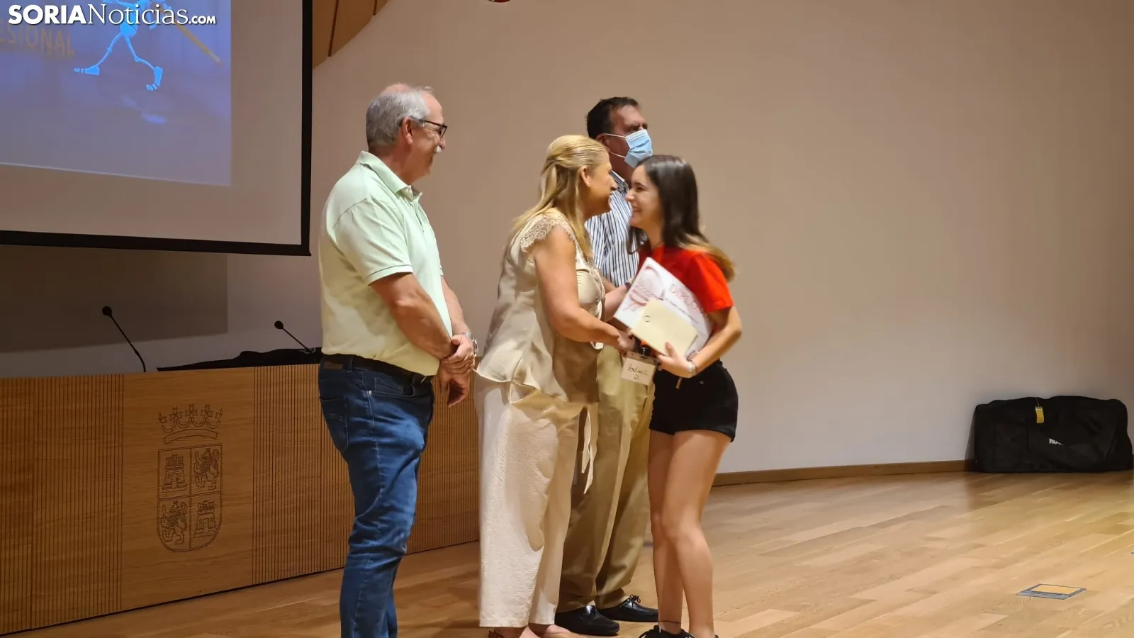 Entrega de diplomas del IV Campus de Profundización científica en Humanidades y Ciencias Sociales de Castilla y León. /SN