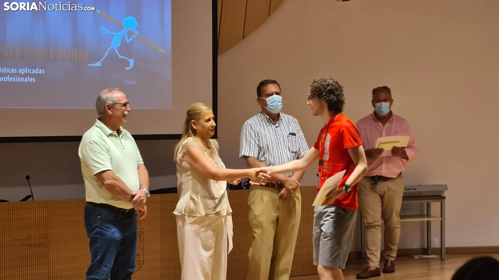 Entrega de diplomas del IV Campus de Profundización científica en Humanidades y Ciencias Sociales de Castilla y León. /SN