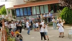 Foto 3 - Visita de la cuadrilla a la residencia Fuente del Rey