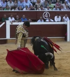 Foto 4 - Tellez sale por la puerta grande, y Morante recibe una oreja que le exig&iacute;a el p&uacute;blico