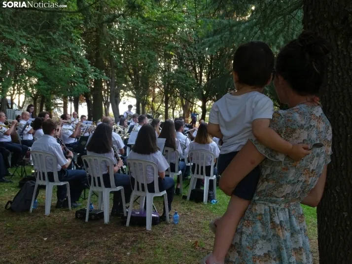 Una imagen del concierto de este miércoles en el parque del Castillo. /SN