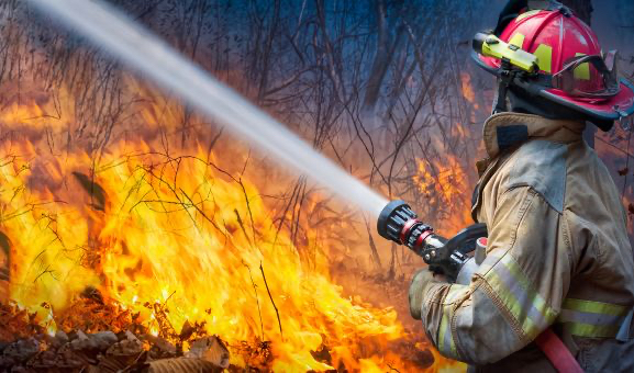 CCOO acusa a la Junta de operar en la ilegalidad con su sistema de extinción de incendios forestales