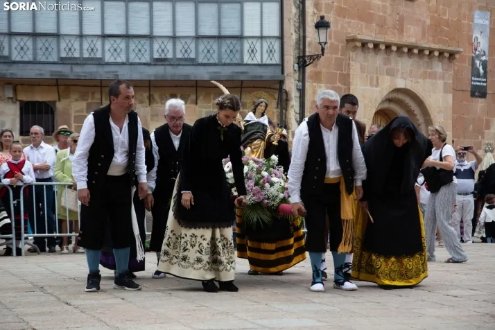 Pleitesía a la Virgen de La Blanca