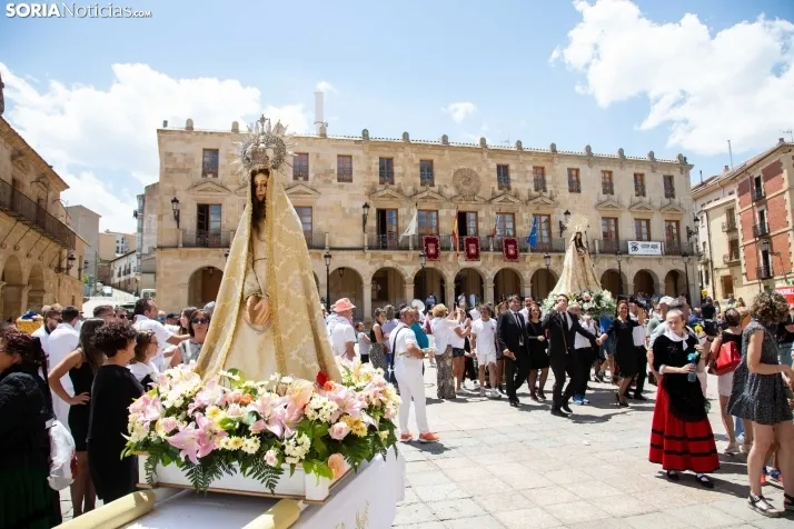 Pleitesía a la Virgen de La Blanca