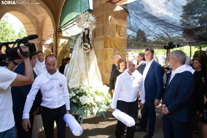 Pleitesía a la Virgen de La Blanca