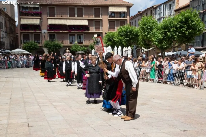 Pleitesía a la Virgen de La Blanca