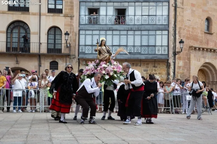 Pleitesía a la Virgen de La Blanca