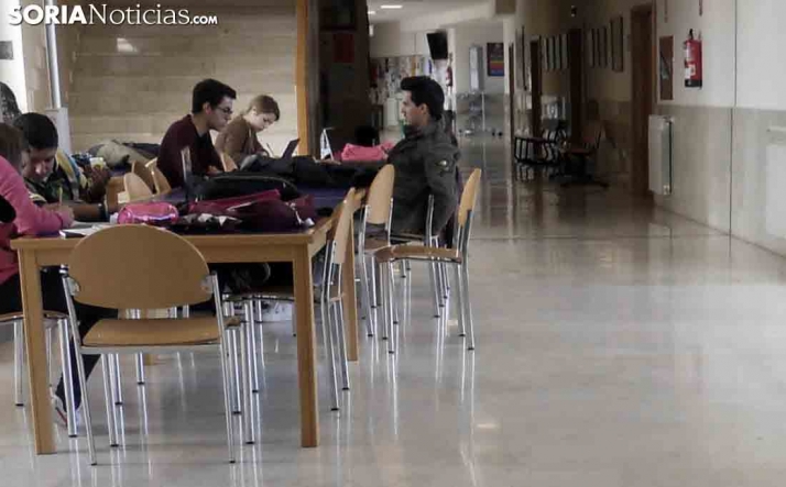 La reducción en los precios de las primeras matrículas de máster habilitante supondrá una rebaja de 400 &euro;