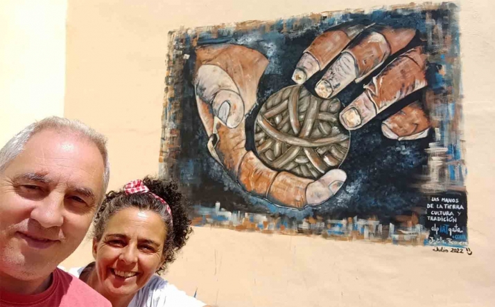 Un mural ensalza a los pelotaris de Añavieja