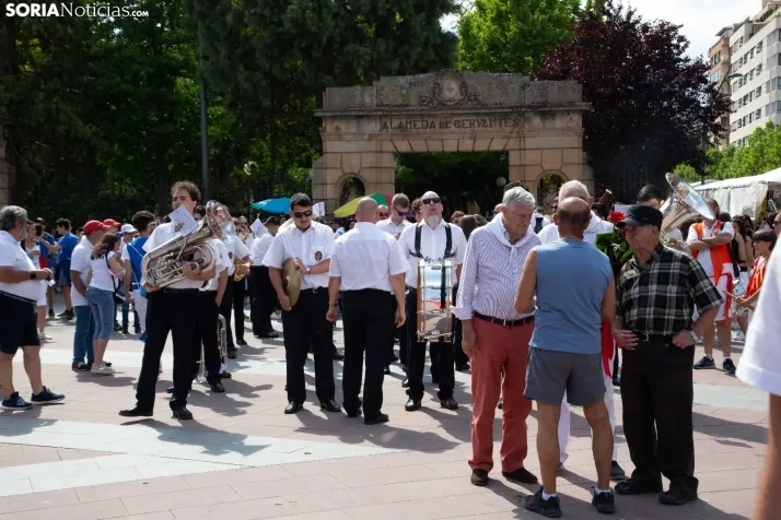 Multitudinaria bajada a Las Bailas 