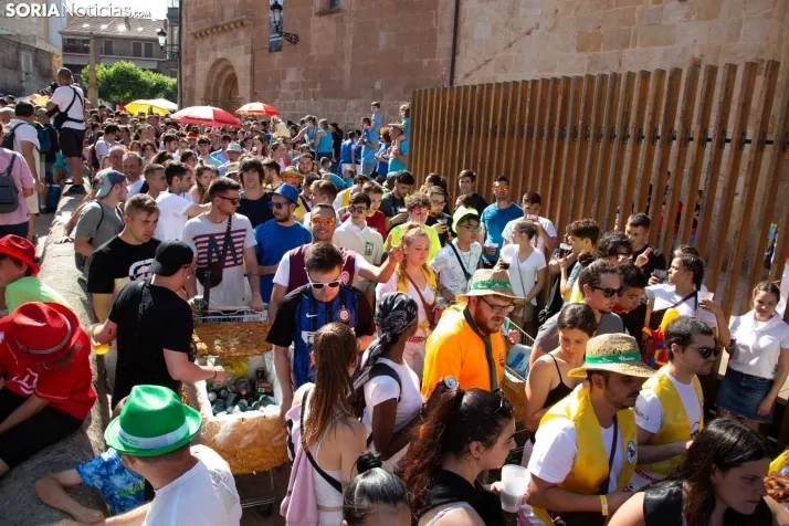 Multitudinaria bajada a Las Bailas 