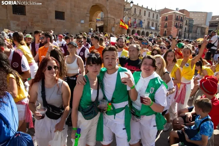 Multitudinaria bajada a Las Bailas 