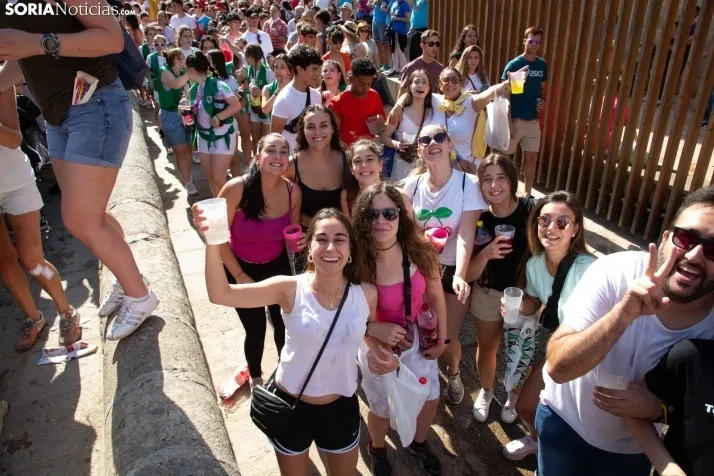 Multitudinaria bajada a Las Bailas 
