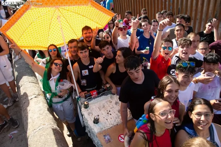 Multitudinaria bajada a Las Bailas 