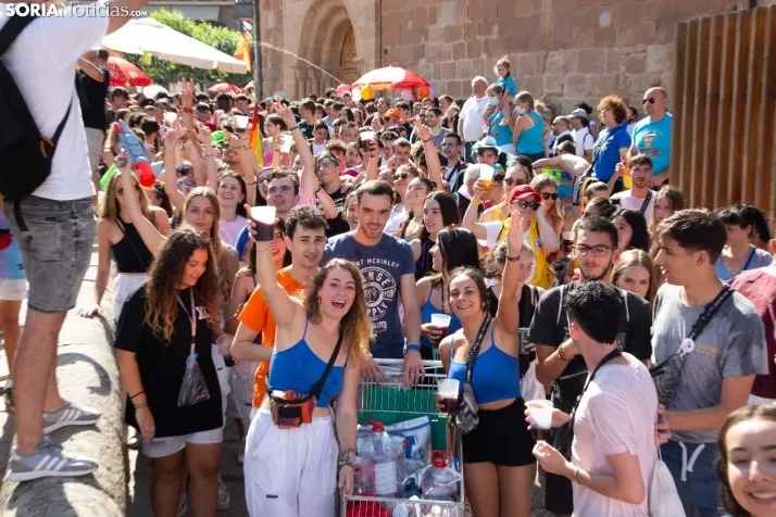 Multitudinaria bajada a Las Bailas 