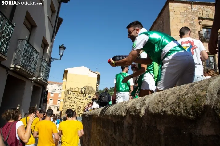 Multitudinaria bajada a Las Bailas 