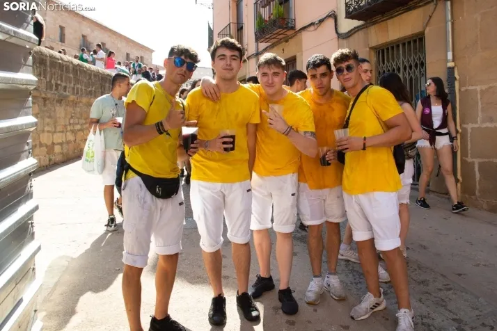 Multitudinaria bajada a Las Bailas 