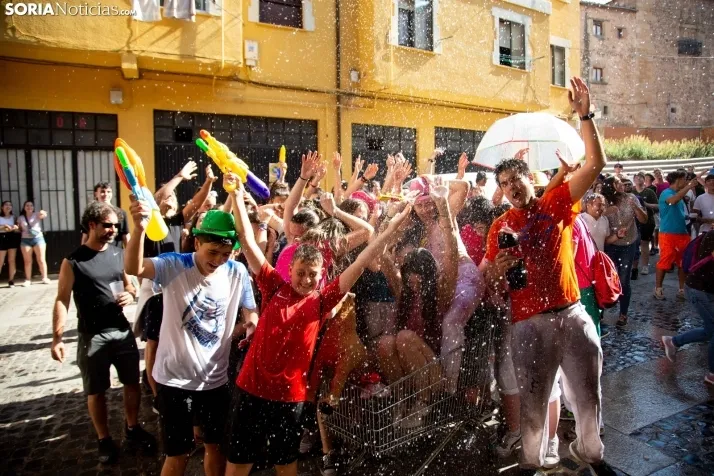 Multitudinaria bajada a Las Bailas 