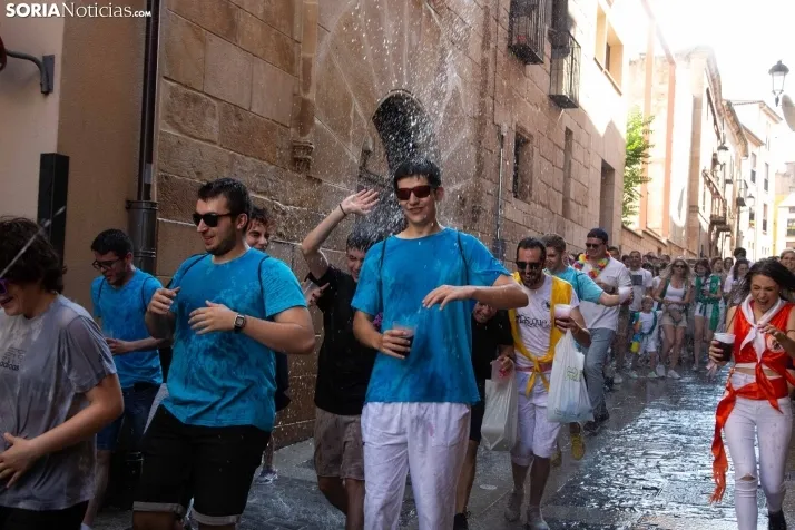 Multitudinaria bajada a Las Bailas 
