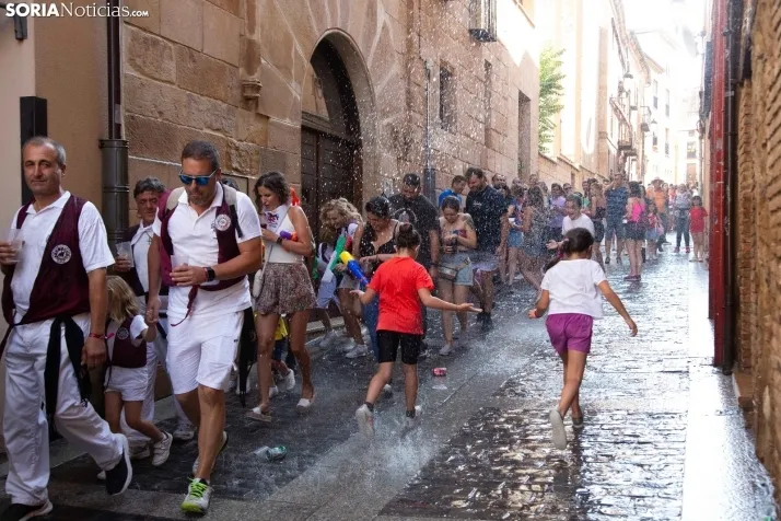 Multitudinaria bajada a Las Bailas 
