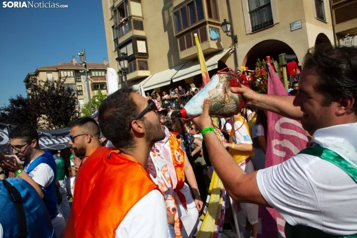 Multitudinaria bajada a Las Bailas 