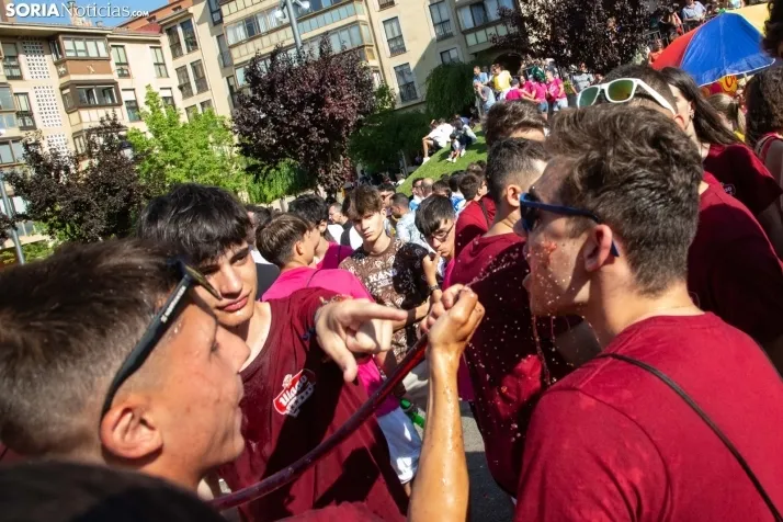 Multitudinaria bajada a Las Bailas 