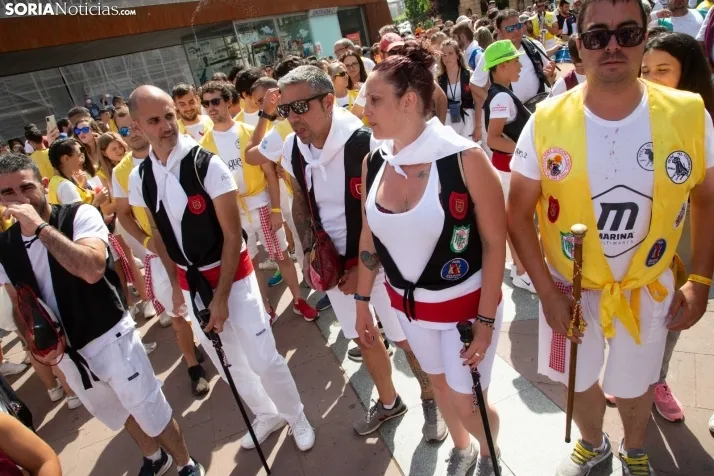 Multitudinaria bajada a Las Bailas 