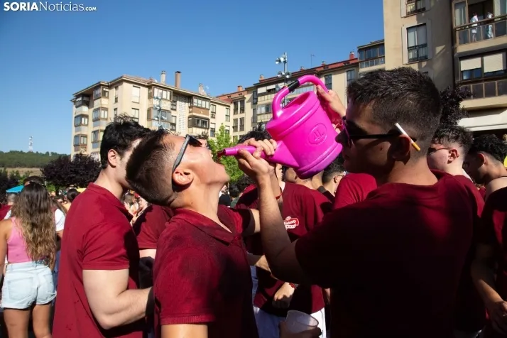 Multitudinaria bajada a Las Bailas 