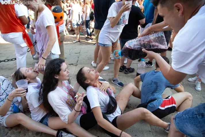 Multitudinaria bajada a Las Bailas 