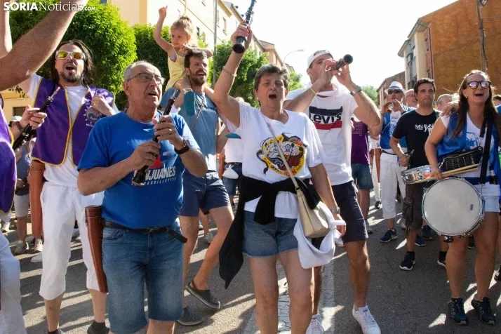 Multitudinaria bajada a Las Bailas 