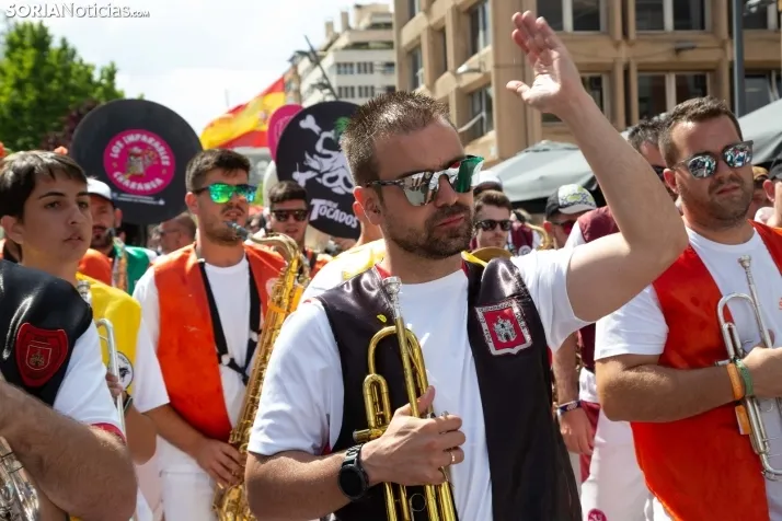 Multitudinaria bajada a Las Bailas 