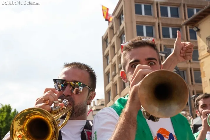 Multitudinaria bajada a Las Bailas 
