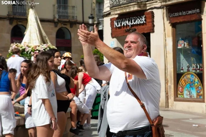 Multitudinaria bajada a Las Bailas 