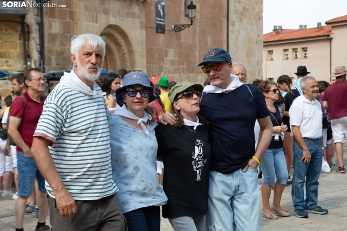 Multitudinaria bajada a Las Bailas 