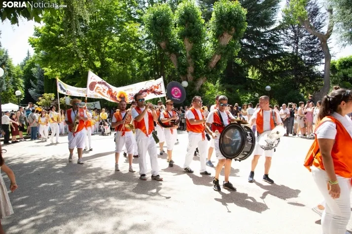 Las fotos del desfile del Domingo de Calderas