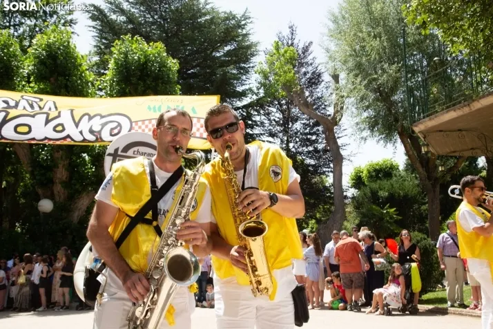 Las fotos del desfile del Domingo de Calderas