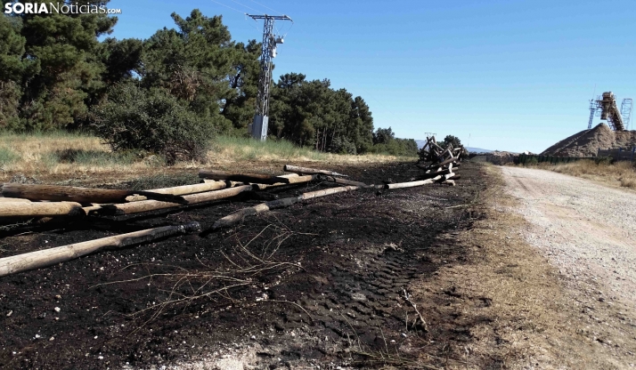 El incendio en las inmediaciones de Losán respetó el pinarcillo pero no el vallado de La Saca