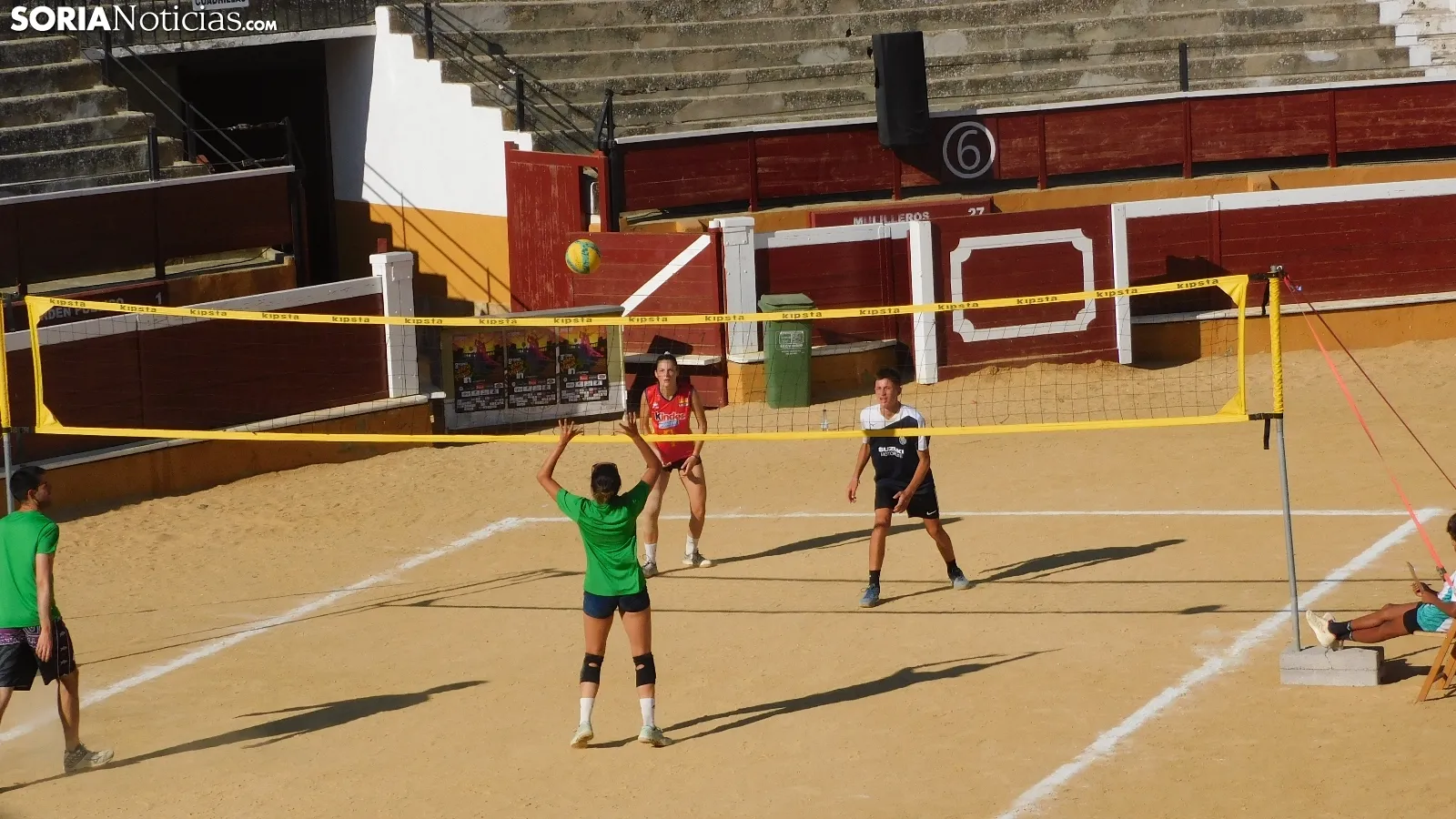 Foto 11 - Fotos: arranca el Voley Plaza en Soria con 380 jugadores y un alt&iacute;simo nivel